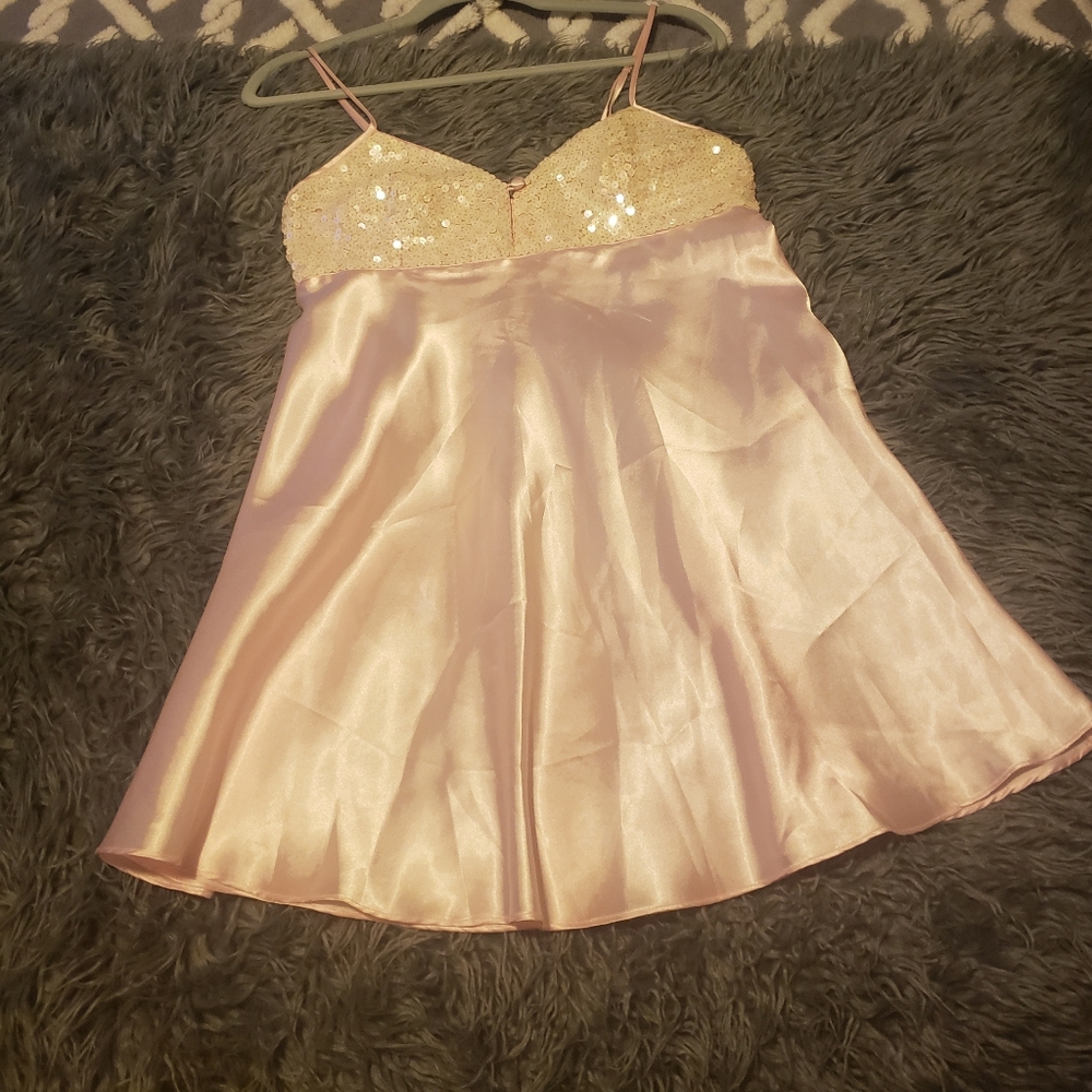 Victoria Secret - Vtg Gold Label size small night gown pink satin with sequins